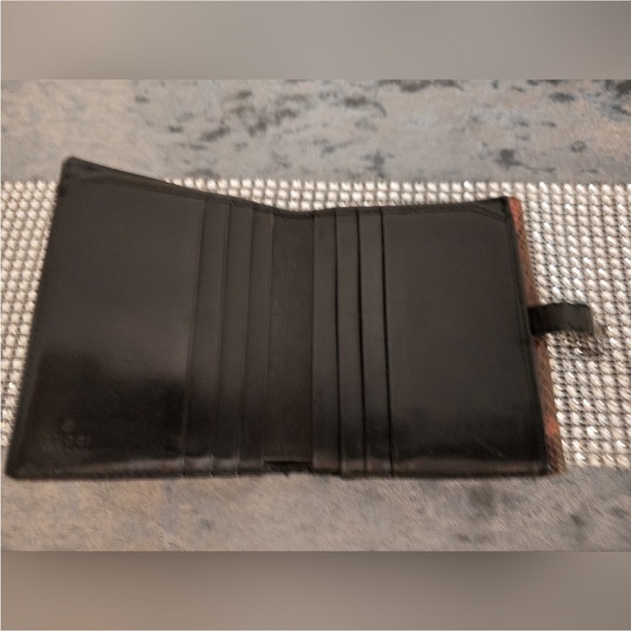 Gucci Python Bi-Fold Snakeskin Wallet - Picture 12 of 13